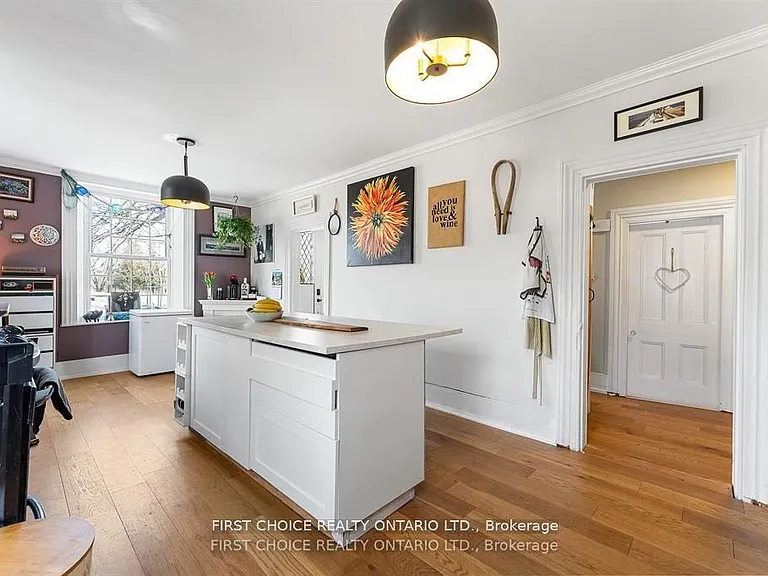 8 Campbell Reid Ct — Photo 6