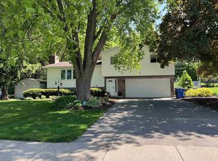 800 Miller Dr, Oregon, WI 53575