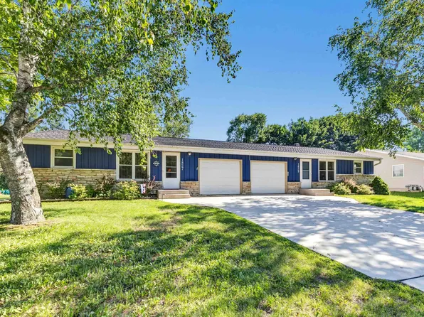 1827 Cormier Rd, Green Bay, WI 54313