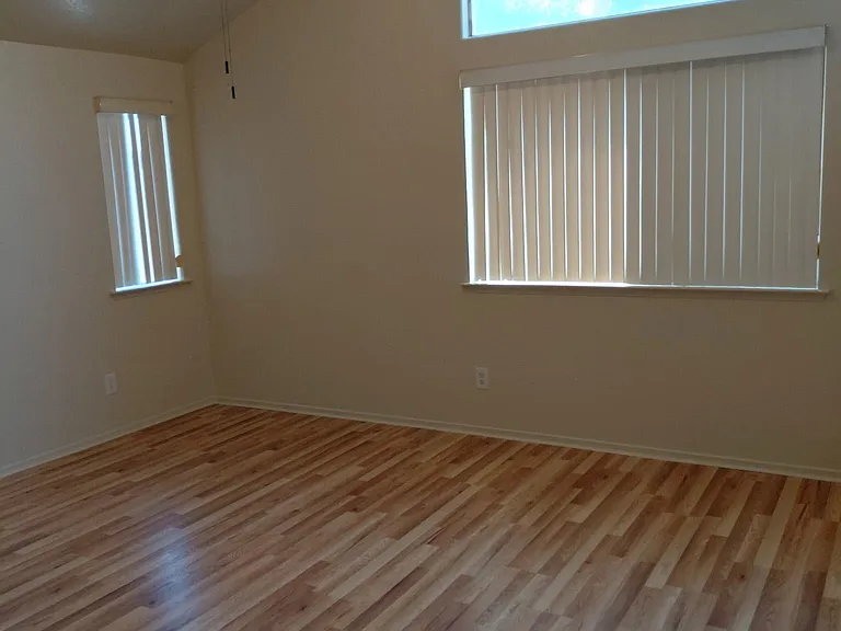 5757 W Vartikian Ave — Photo 7