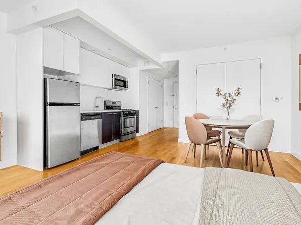 316 Bergen Street image 1 of 19