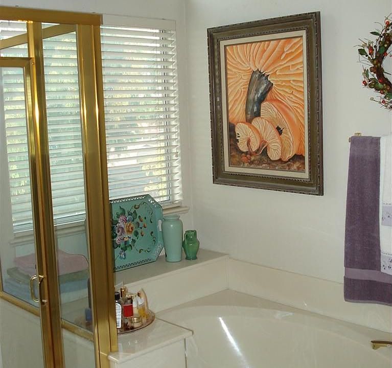 2nd image of 1565 Sequoia Blvd
