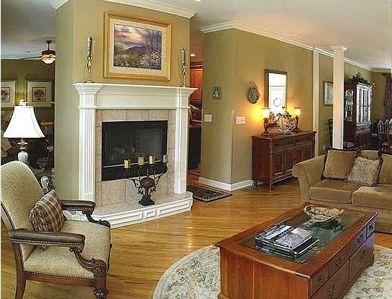 2nd image of 6123 Bayswater Ln