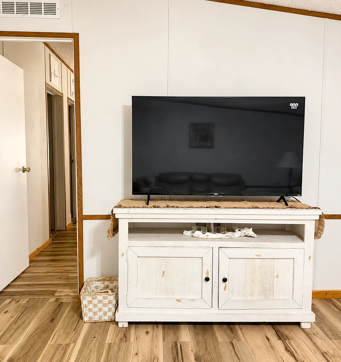 3 bed, 1199 sqft, $1,875 — Photo 2