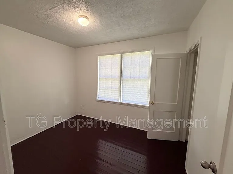 6031 Transylvania Ave — Photo 10