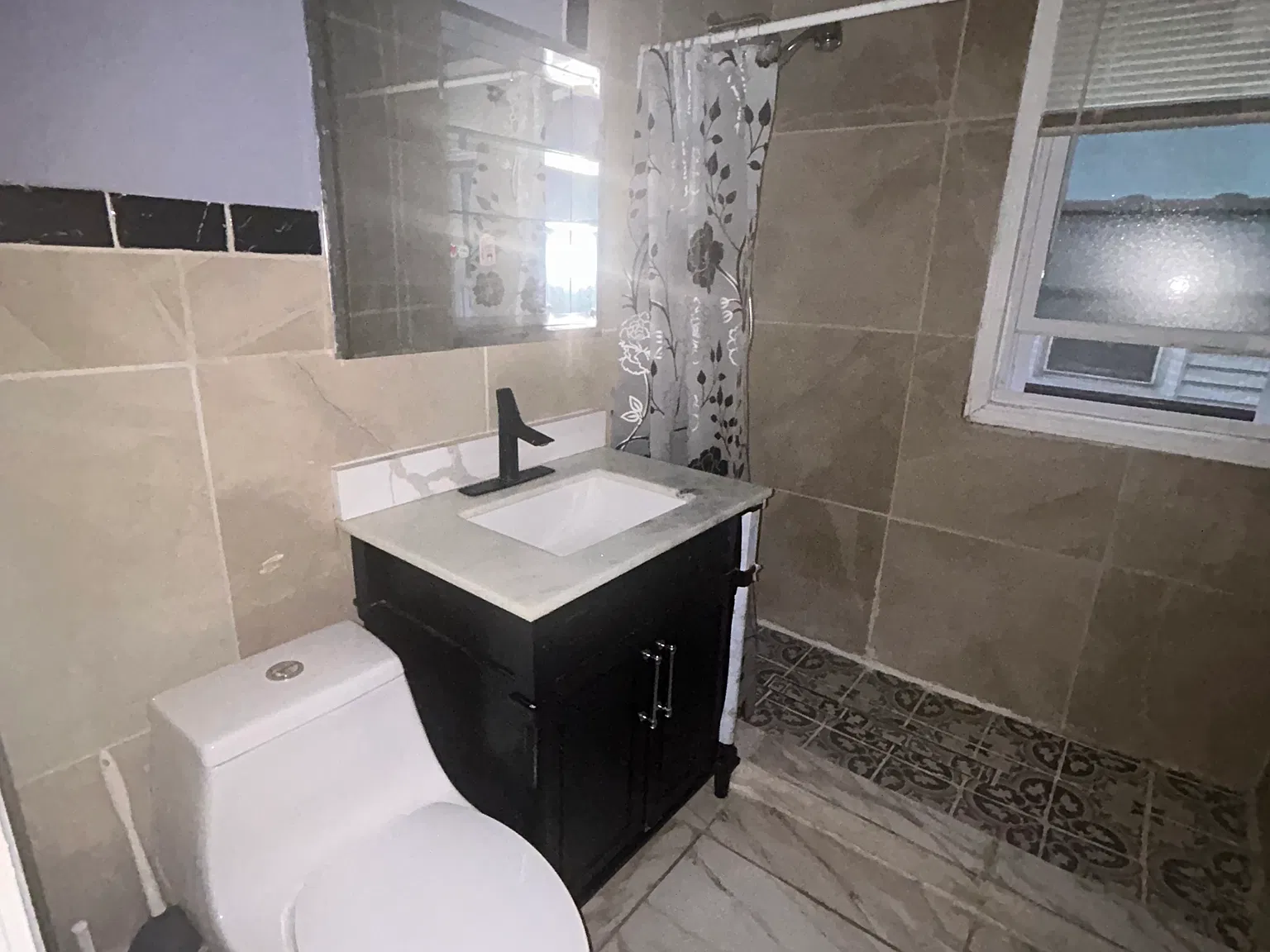 2 bed, $1,300 — Photo 4