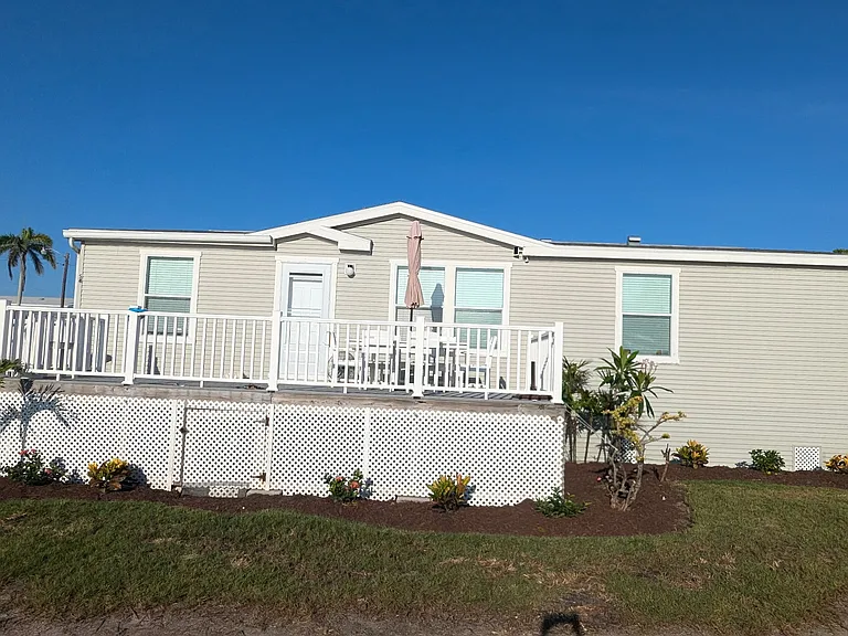 2601 Gulf Dr N — Photo 2
