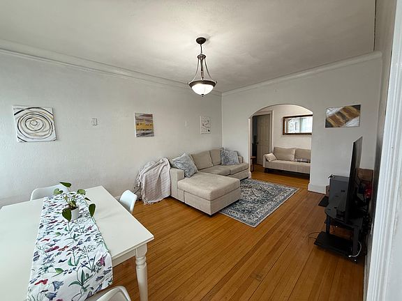 4th image of 8 Chiswick Rd APT 21