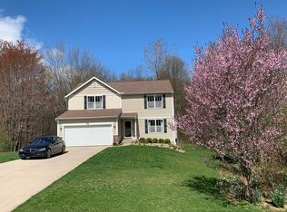 35 Overlook Dr, Plainwell, MI