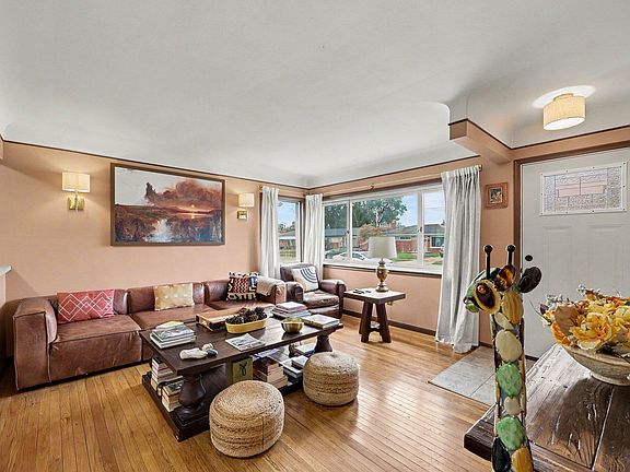 3rd image of 16741 Bell Ave
