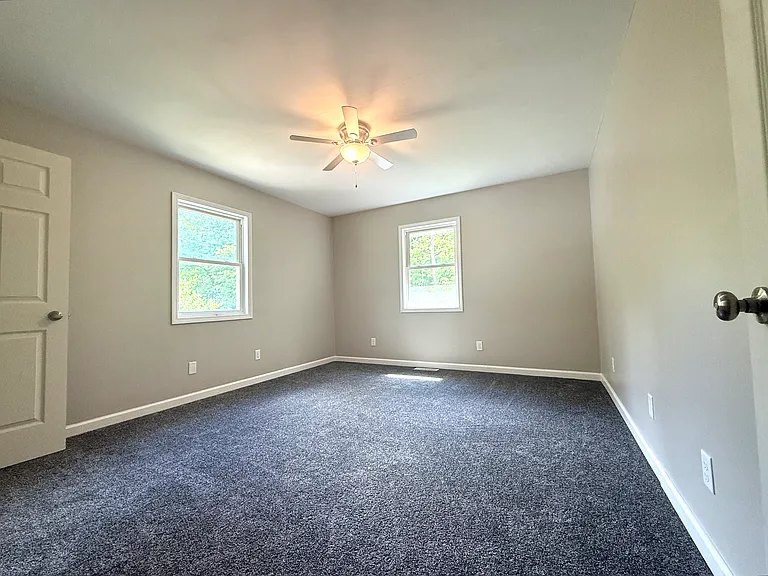 1309 N Woodland Ln — Photo 5