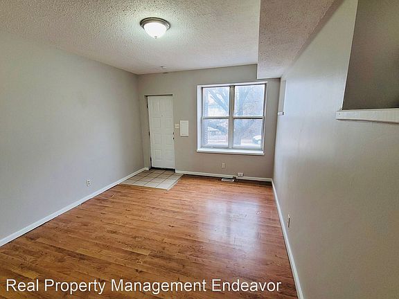 3rd image of 5446 Shreve Ave