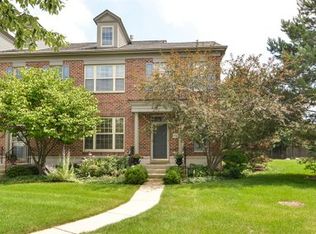 1823 Westleigh Dr, Glenview, IL 60025