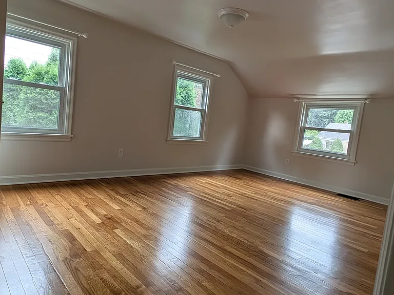 207 Elizabeth Dr — Photo 8