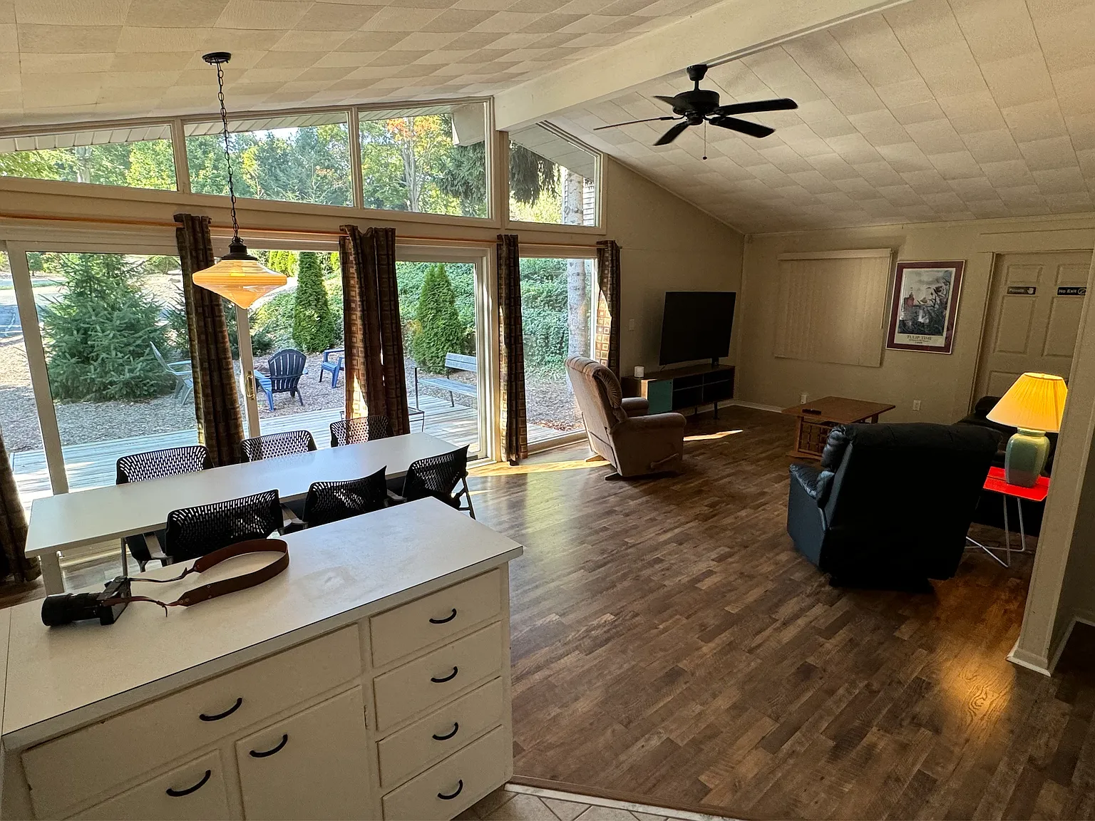 2500 Lakefront Dr — Photo 1