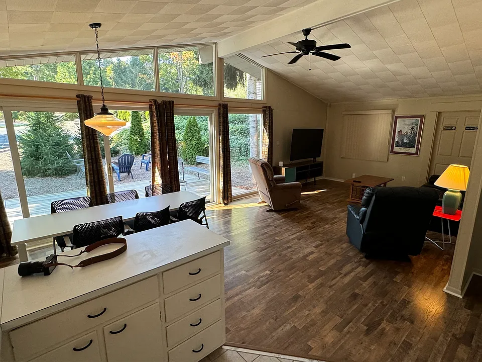 2500 Lakefront Dr