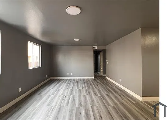 5 bed, 1751 sqft, $4,677 — Photo 3