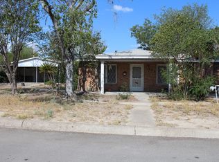 602 N 3rd St, Carrizo Springs, TX 78834