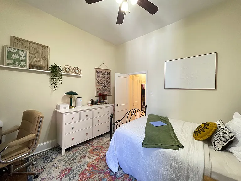 325 Pine — Photo 11