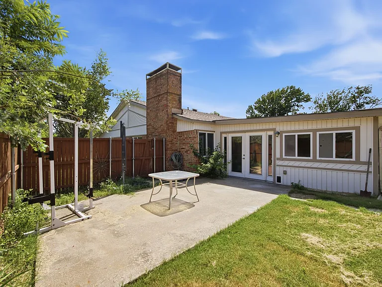 2813 Countess Dr — Photo 29