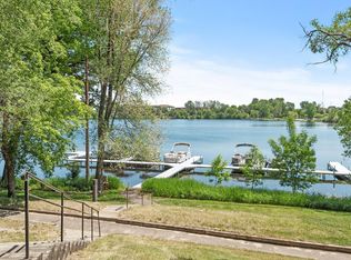 1154 Rose Ln, New Brighton, MN 55112