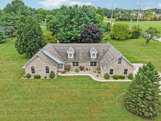 3794 E Vernon Dr, Mooresville, IN 46158