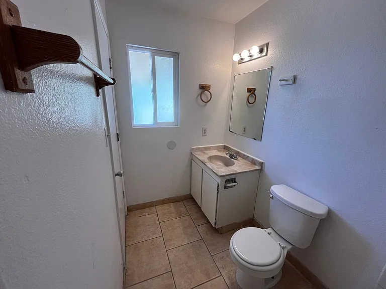 1785 Alpha Ct SE — Photo 18