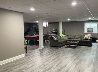 912 Hawthorne Dr, Charleston, IL