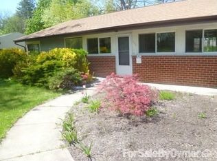 106 Kendall Rd, Kendall Park, NJ 08824