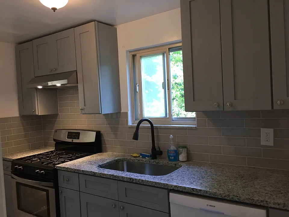 710 Crane Ave