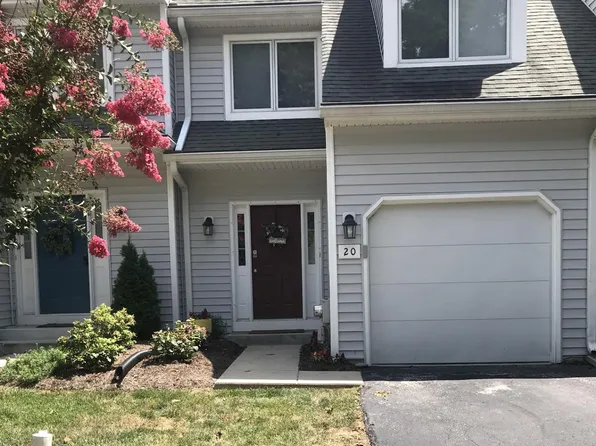 20 W Jonathan Ct, Kennett Square, PA 19348