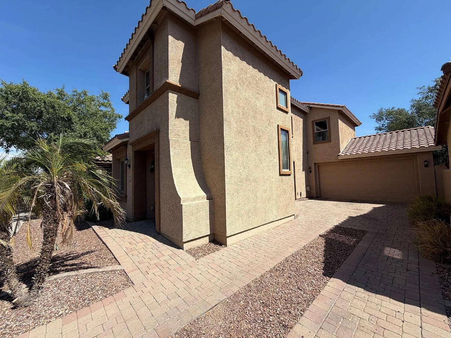 3 bed, 2.5 bath, 1984 sqft, $2,195 — Photo 4