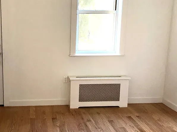 33-60 10th Street image 9 of 13