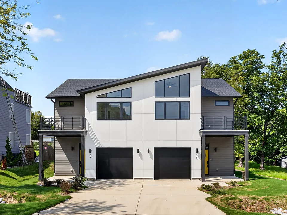 543 Bragg St