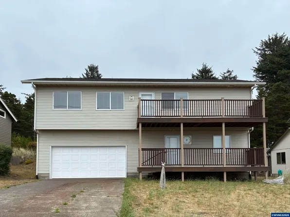 2701 NW Parker Ave, Waldport, OR 97394