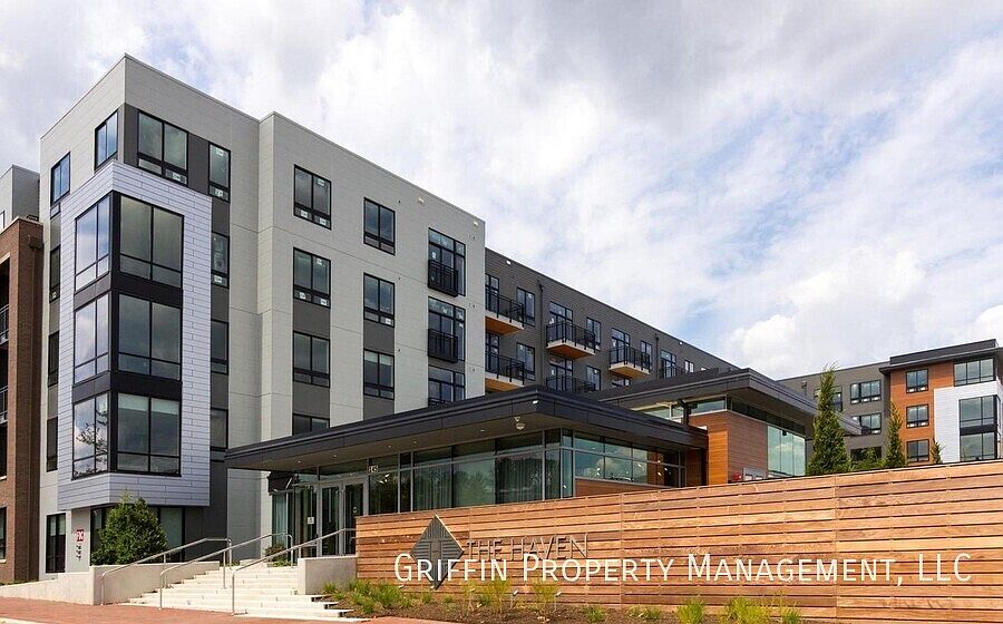 1st image of 145 Riverhaven Dr #122