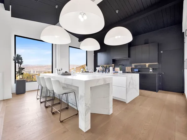 7317 Caverna Dr, Los Angeles, CA 90068