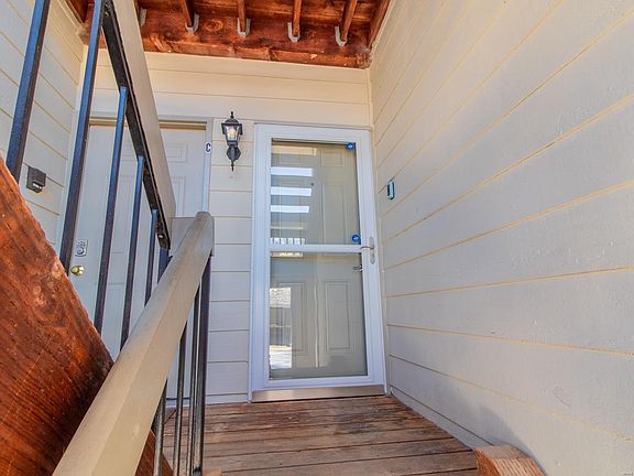 3rd image of 2300 Yellowstone Park Ct APT D