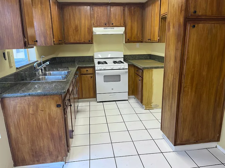 8800 Burnet Ave #3 — Photo 10