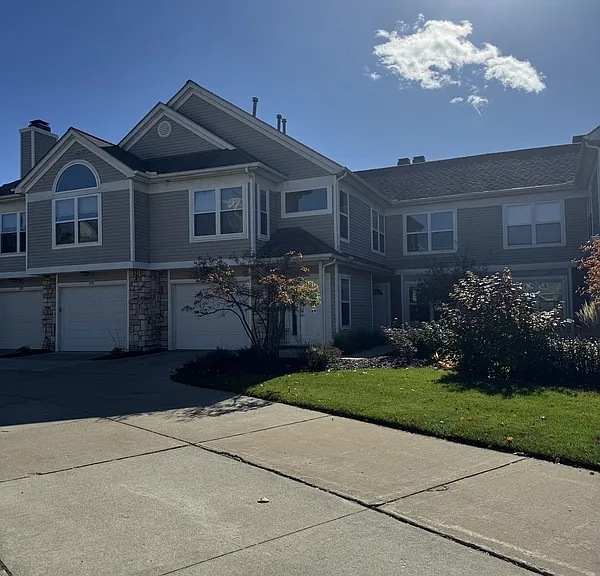 1741 Coburn Ct #ENTIRE — Photo 2
