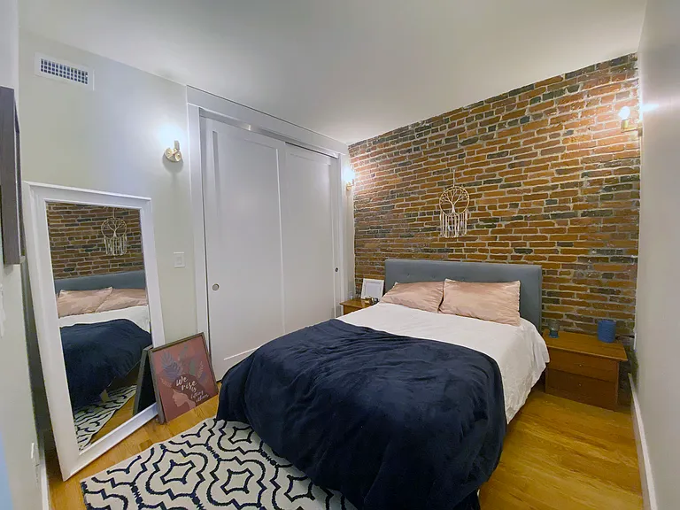 139 Border St #2B — Photo 7