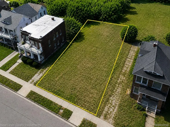 7427 Churchill St, Detroit, MI 48206