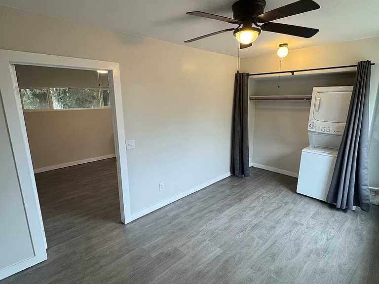 560 Hillside Ter #2 — Photo 13