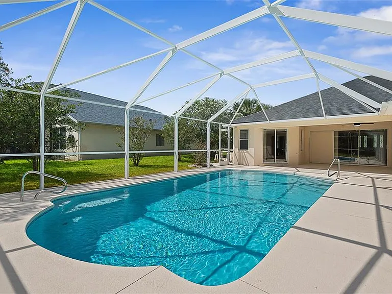 14 Colechester Ln — Photo 44
