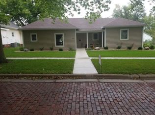 614 Virginia St, Sabetha, KS 66534