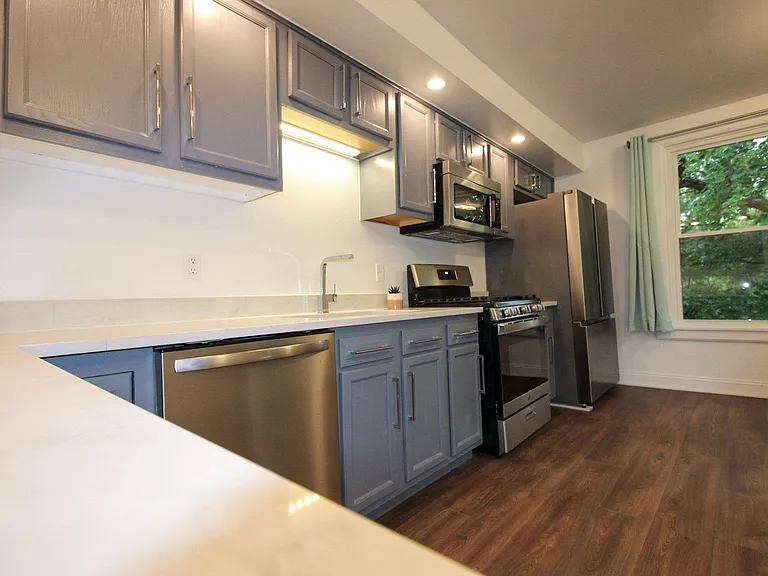 522 Stewart Ave — Photo 204