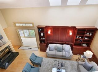 300 Willow St APT 4, South Hamilton, MA 01982