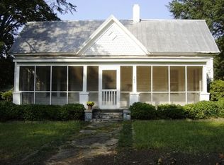 305 Hart Ave, Union Point, GA 30669