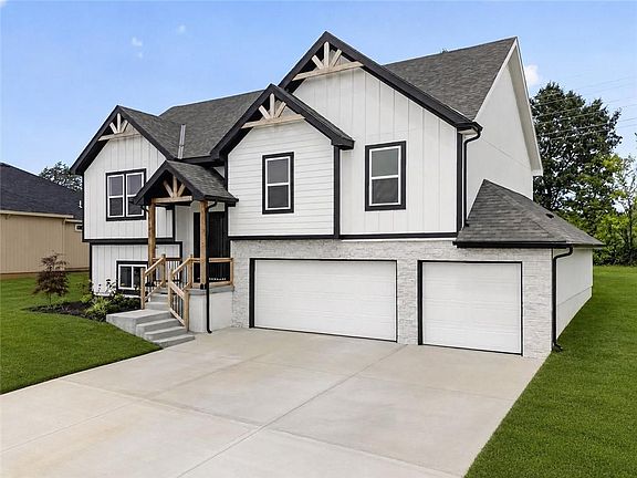 4th image of 132 SW Nelson Dr