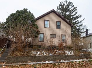 1129 Race St, Dubuque, IA 52001